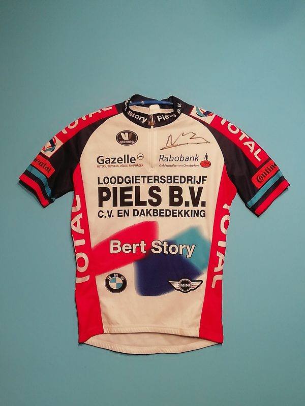 HISTOIRE DE PIELS-BERT - TOTAL 2004